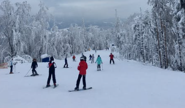 Cómo Perfeccionar el Salto de Esquí